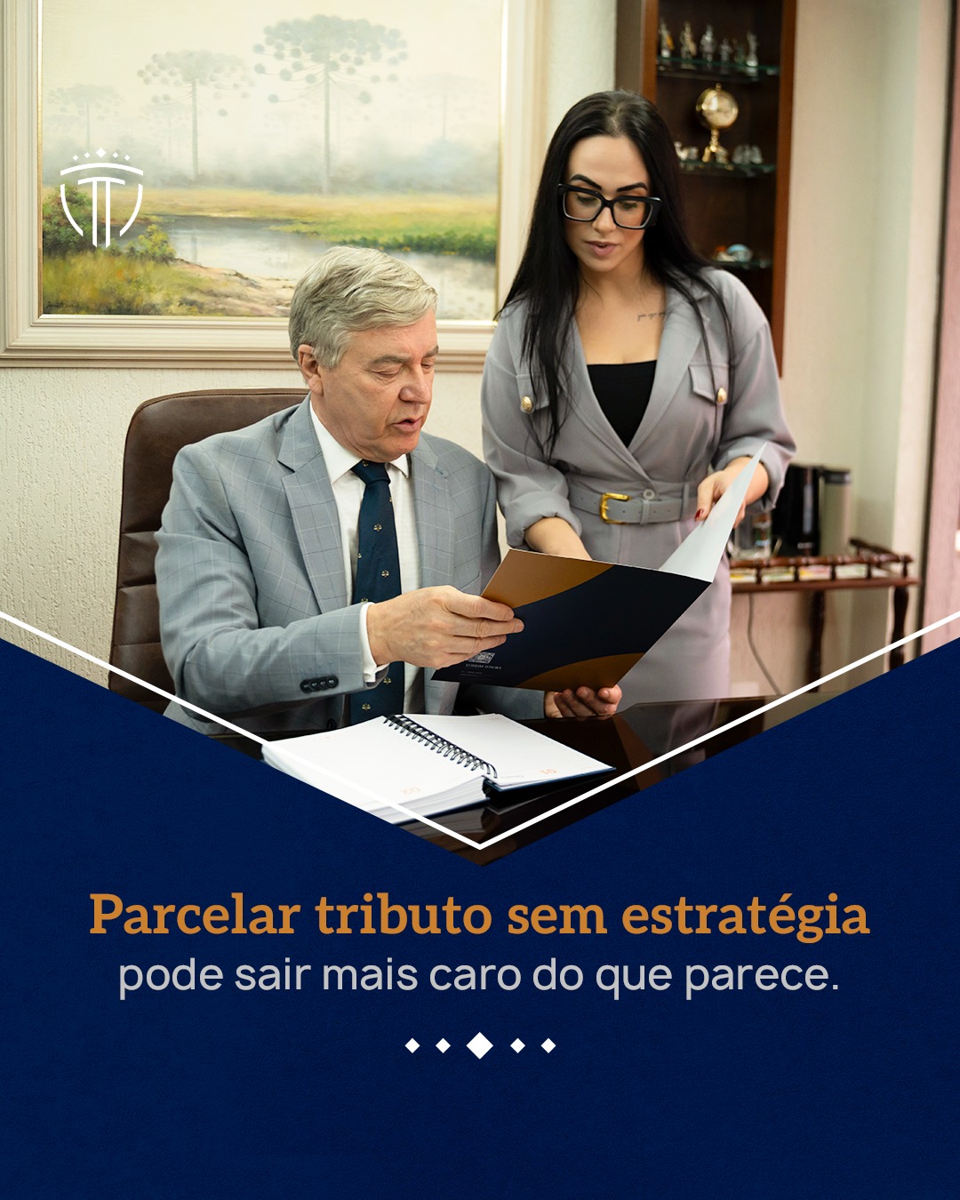 Quando a dívida tributária aperta, o parcelamento costuma ser a primeira saída considerada pela empresa.
O que muitos não percebem é que parcelar sem analisar o contexto completo do débito pode gerar custos maiores ao longo do tempo.Existem diferenças relevantes entre parcelamentos administrativos, programas especiais, condições de entrada, número de parcelas e impacto de juros e encargos no valor final.
Além disso, parcelar sem avaliar outras pendências ou riscos pode levar a novos atrasos, perda do acordo e crescimento ainda maior da dívida.Em muitos casos, o parcelamento resolve o problema imediato, mas cria um passivo difícil de sustentar nos meses seguintes.
Por isso, antes de aderir, é essencial entender se aquela opção realmente faz sentido para a realidade financeira da empresa.Decisão apressada costuma cobrar seu preço depois.#DireitoTributário #GestãoEmpresarial #ParcelamentoFiscal #PlanejamentoFinanceiro #VedolimTeixeira